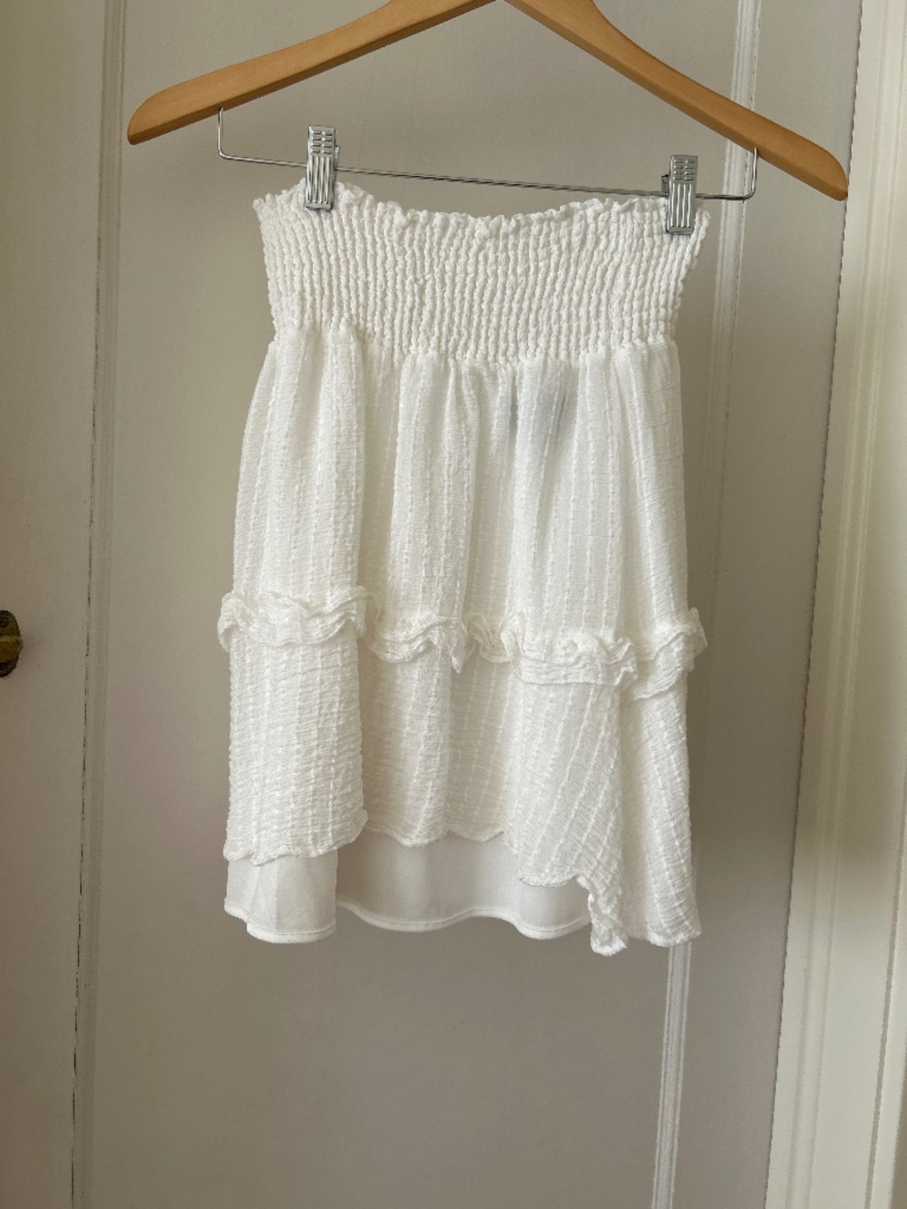 Kendall and Kylie adorable white skirt small